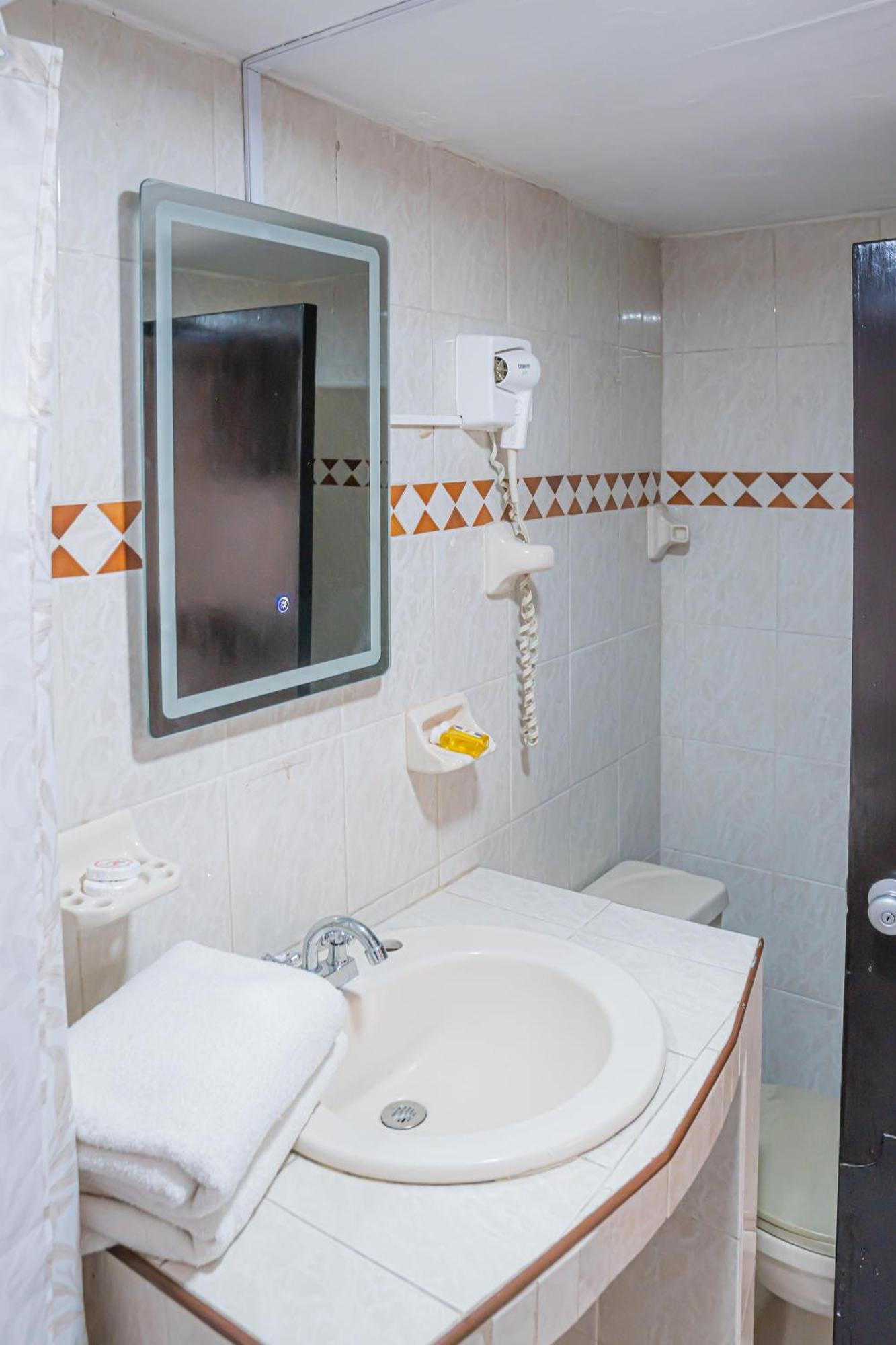 Hotel Zapotlan Ciudad Guzman Εξωτερικό φωτογραφία