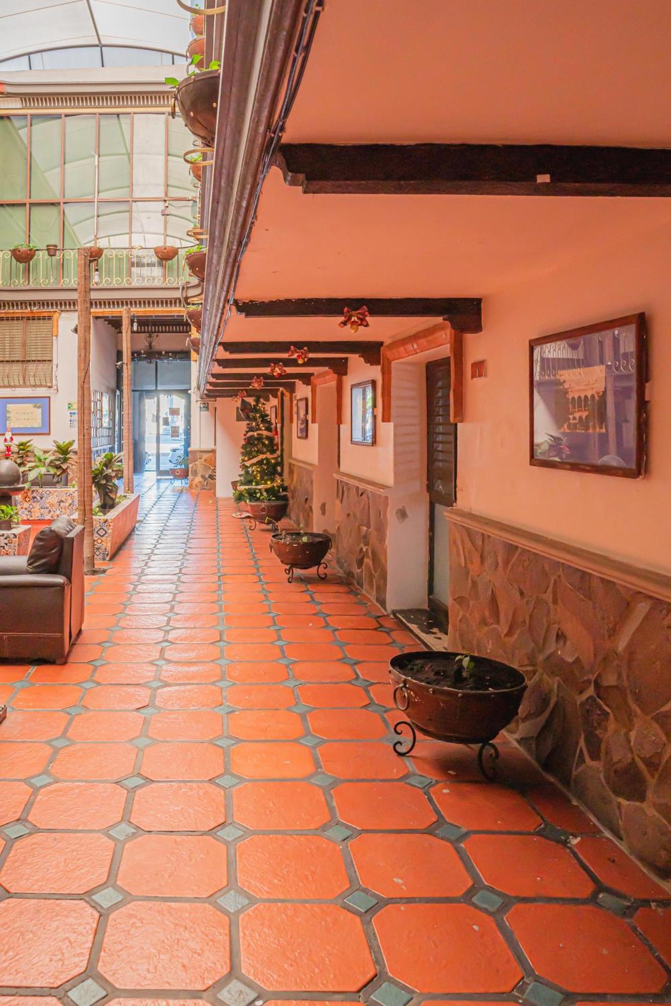 Hotel Zapotlan Ciudad Guzman Εξωτερικό φωτογραφία