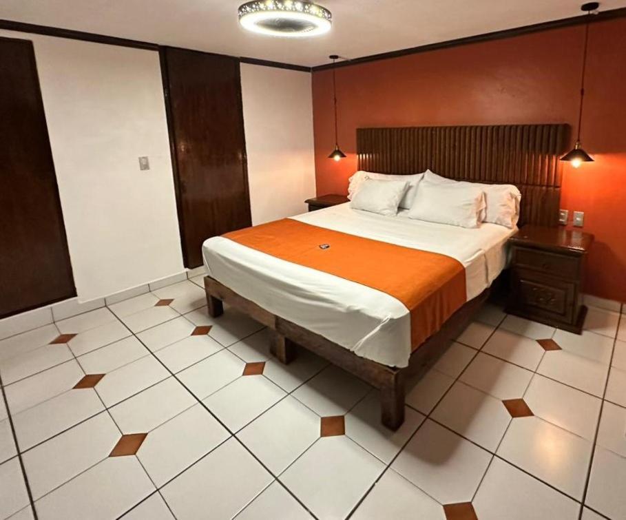Hotel Zapotlan Ciudad Guzman Εξωτερικό φωτογραφία