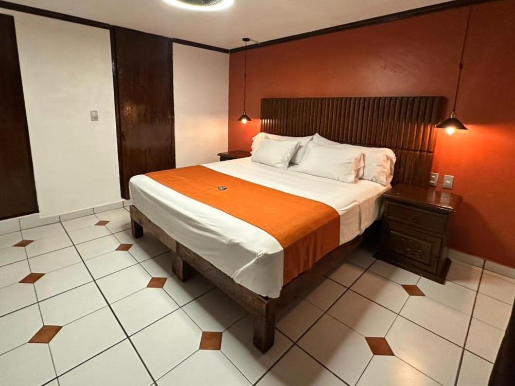 Hotel Zapotlan Ciudad Guzman Εξωτερικό φωτογραφία