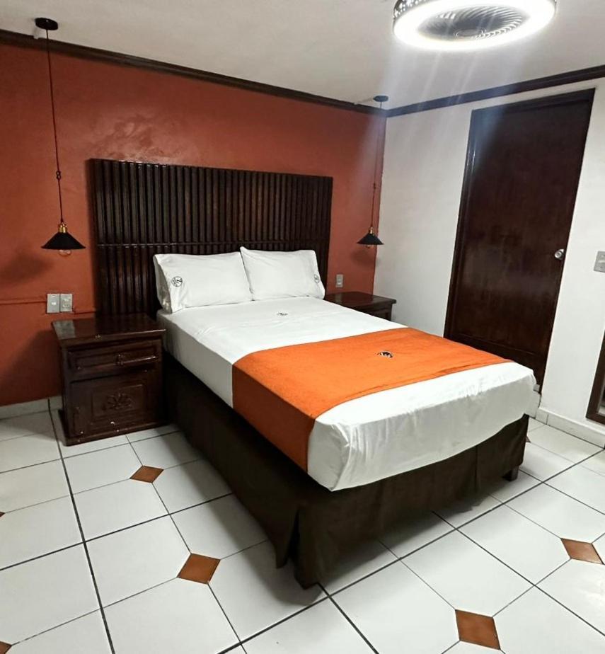 Hotel Zapotlan Ciudad Guzman Εξωτερικό φωτογραφία